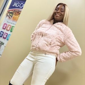 Meet your Posher, Kayla